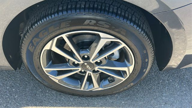 Used 2024 Kia Forte LXS FWD image 6