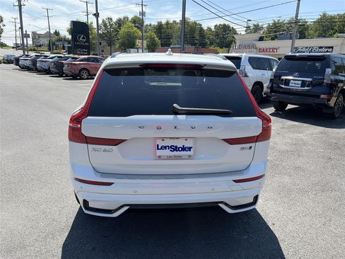 Used 2024 Volvo XC60 B5 Plus w/ Protection Package Premier AWD/4WD image 4