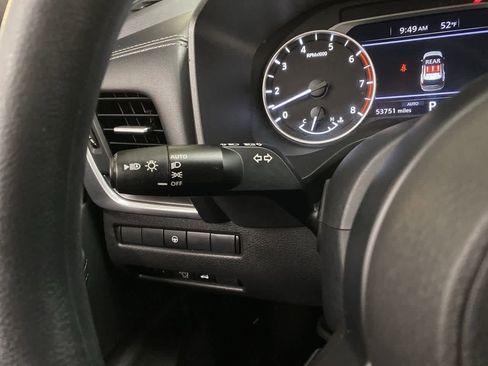 Used 2024 Nissan Rogue SV image 23