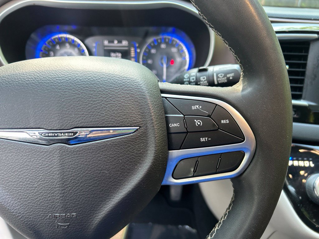 Used 2022 Chrysler Voyager LX FWD image 21