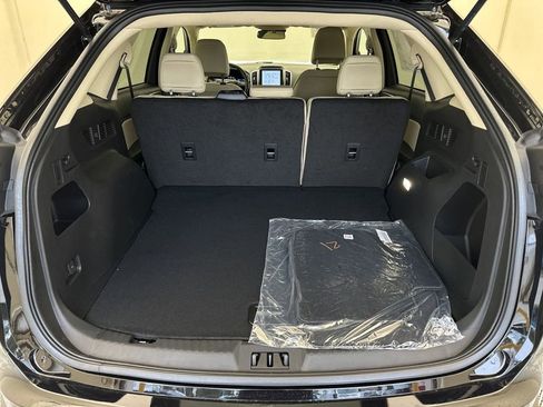 New 2024 Ford Edge SE w/ Black Appearance Package image 23