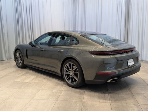 Certified 2025 Porsche Panamera image 3