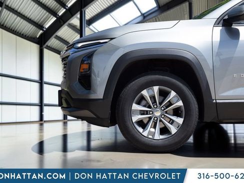 Used 2025 Chevrolet Equinox LT FWD image 32