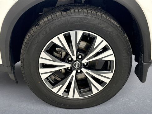 Used 2023 Nissan Rogue SV image 21