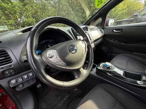 Used 2013 Nissan Leaf SV w/ LED & Quick Charge Pkg image 23