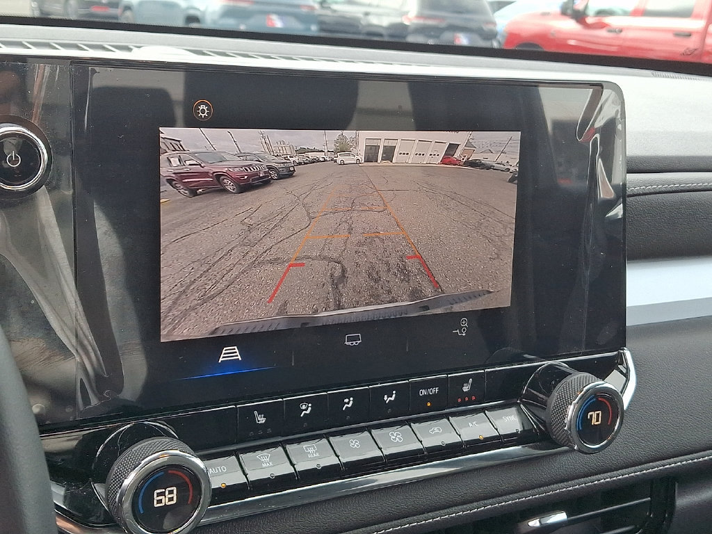 Used 2023 Chevrolet Colorado LT w/ LT Convenience Package II AWD/4WD image 18