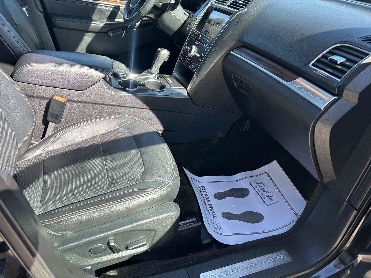 Used 2018 Ford Explorer Limited AWD/4WD image 12