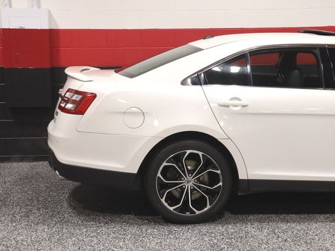 Used 2013 Ford Taurus SHO image 5
