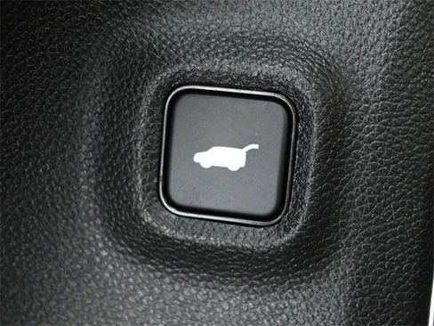 Used 2023 Acura MDX SH-AWD image 17