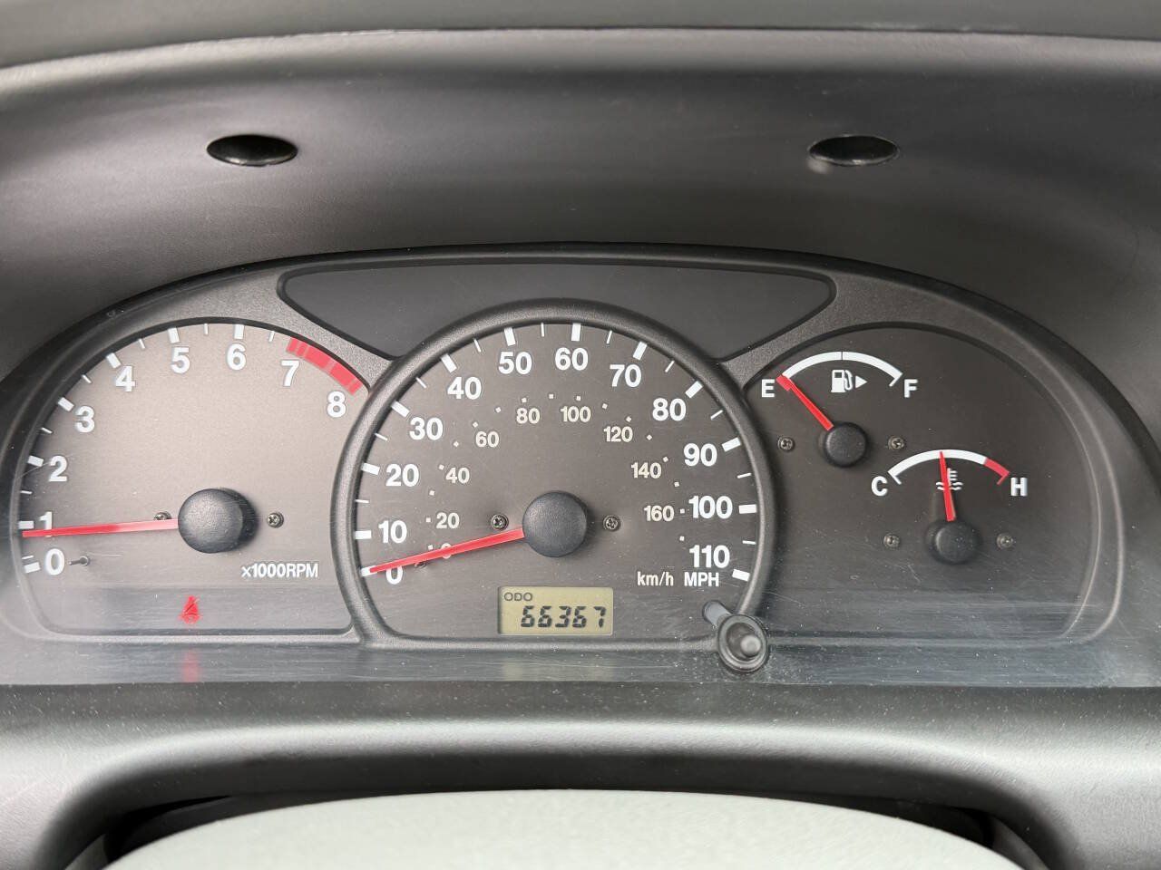 Used 2004 Chevrolet Tracker LT AWD/4WD image 16