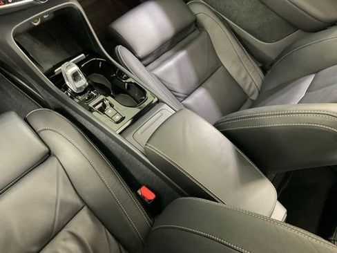 Certified 2023 Volvo XC40 B5 Plus w/ Climate Package image 22