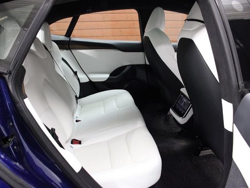 Used 2022 Tesla Model S AWD image 26