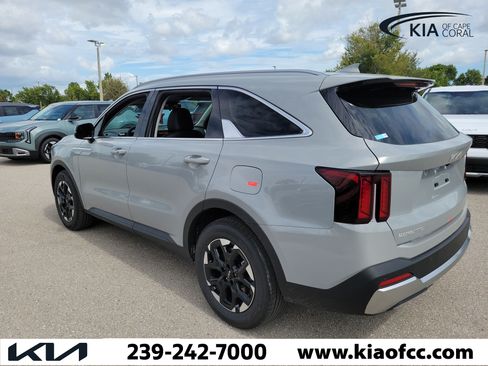 New 2026 Kia Sorento S FWD image 7