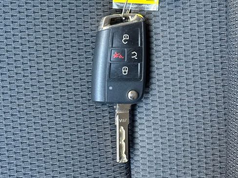 Used 2019 Volkswagen e-Golf SE w/ Driver Assistance Package FWD image 20