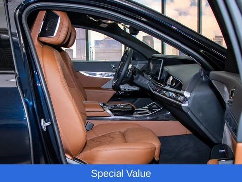 Used 2025 BMW 750e xDrive w/ Executive Package AWD/4WD image 22