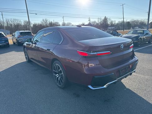 Used 2024 BMW 740i image 2