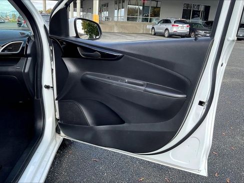 Used 2021 Chevrolet Spark LT image 29