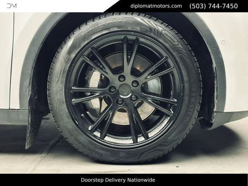 Used 2021 Tesla Model Y Long Range AWD/4WD image 37