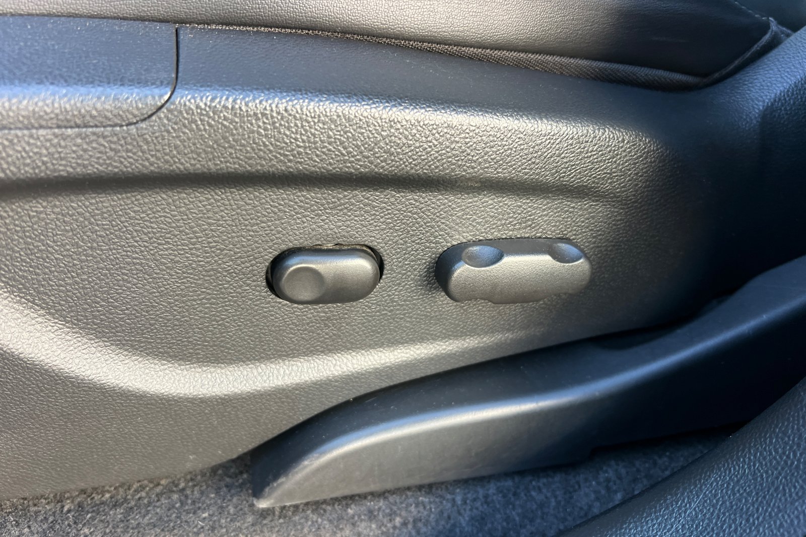 Used 2016 Buick Encore Sport Touring FWD image 17