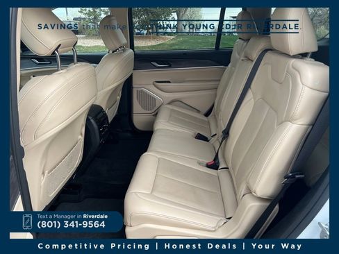 Used 2022 Jeep Grand Cherokee L Limited w/ Luxury Tech Group II image 23