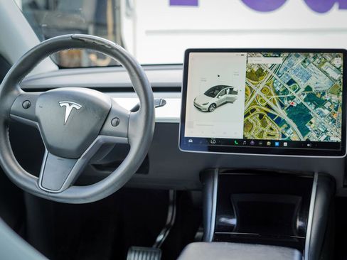 Used 2020 Tesla Model Y Long Range AWD/4WD image 10
