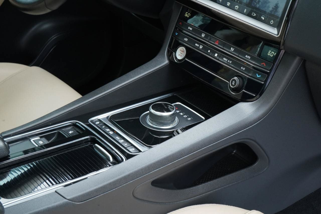 Used 2020 Jaguar F-PACE Premium AWD/4WD image 70