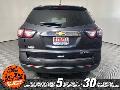 Used 2015 Chevrolet Traverse LT w/ Style and Technology Package FWD image 4