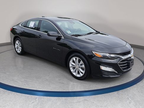 Used 2024 Chevrolet Malibu LT FWD image 3