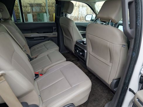 Used 2018 Ford Expedition XLT w/ Equipment Group 202A image 28