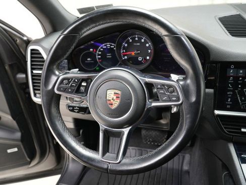 Used 2019 Porsche Cayenne image 33