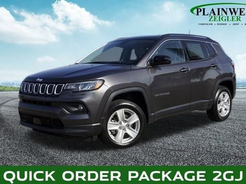 Used 2022 Jeep Compass Latitude image 1