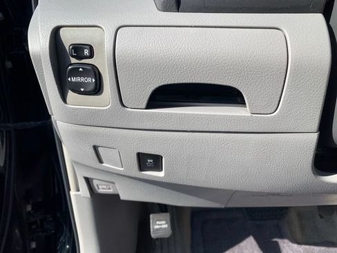 Used 2010 Toyota Camry XLE FWD image 24