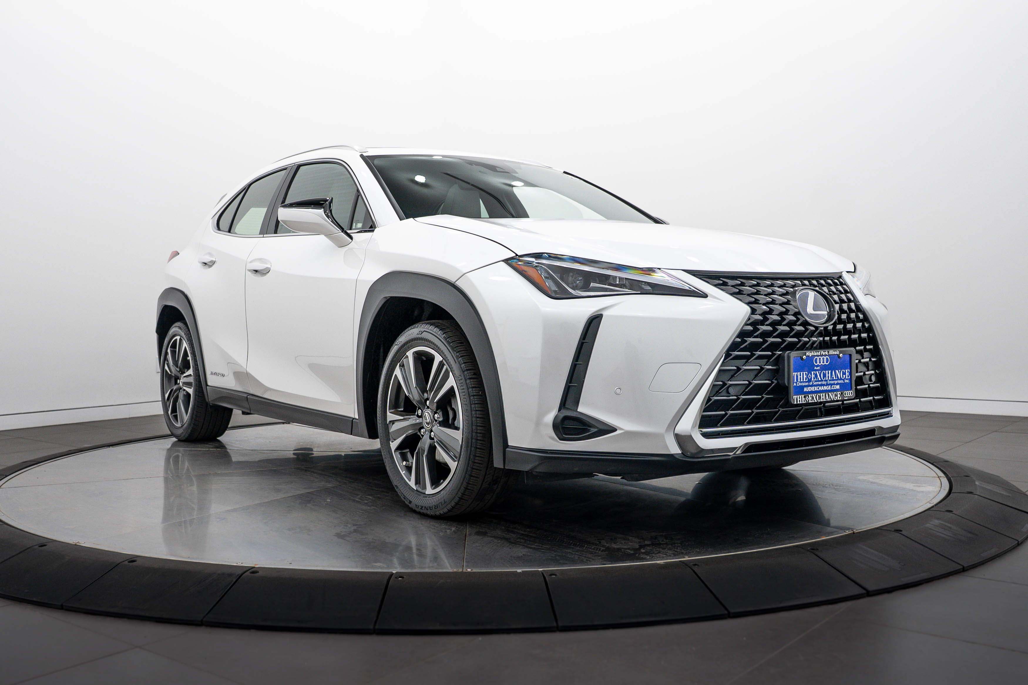 Used 2019 Lexus UX 250h AWD/4WD image 1