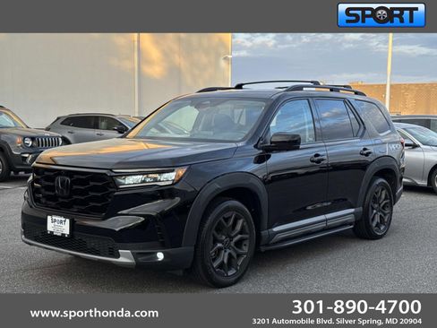 Used 2024 Honda Pilot Elite image 1