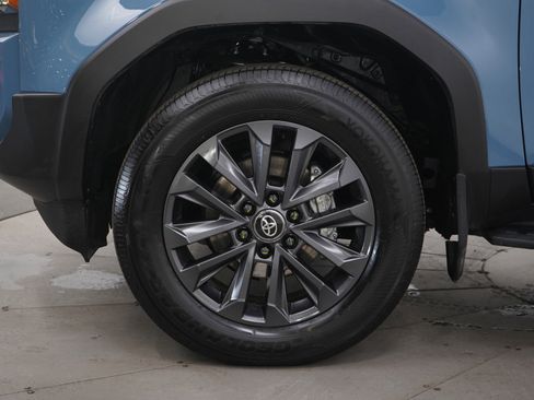 Used 2025 Toyota Land Cruiser w/ Premium Package image 34