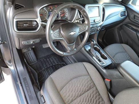 Used 2019 Chevrolet Equinox LT w/ Driver Convenience Package image 11