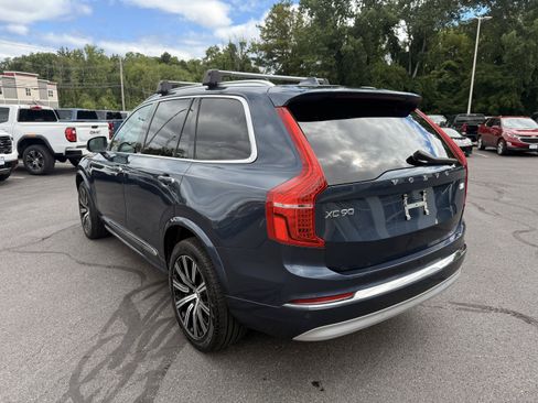 Used 2022 Volvo XC90 T8 Inscription image 3