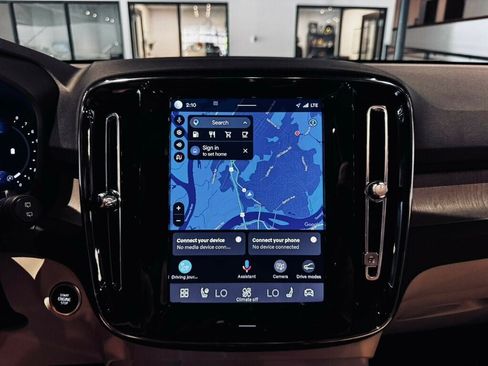 Used 2023 Volvo XC40 B5 Plus w/ Driver Assist Package AWD/4WD image 16