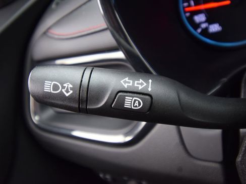 Used 2022 Chevrolet Equinox RS w/ Infotainment Package image 37