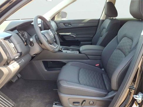 New 2026 Nissan Pathfinder SV image 11