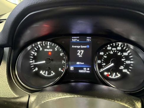 Used 2018 Nissan Rogue SV image 23