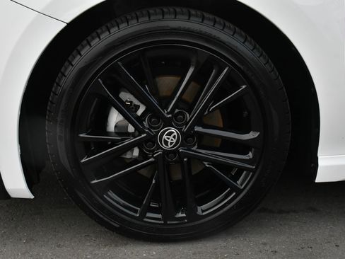 Used 2025 Toyota Camry SE image 12