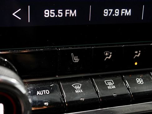 Used 2025 Chevrolet Colorado Trail Boss AWD/4WD image 5