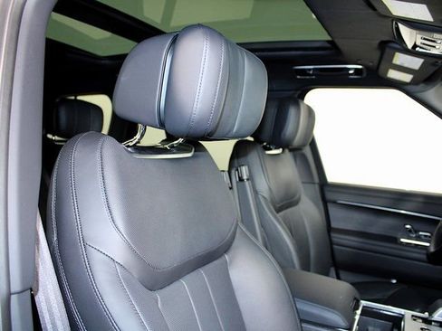 Used 2025 Land Rover Range Rover Autobiography image 31