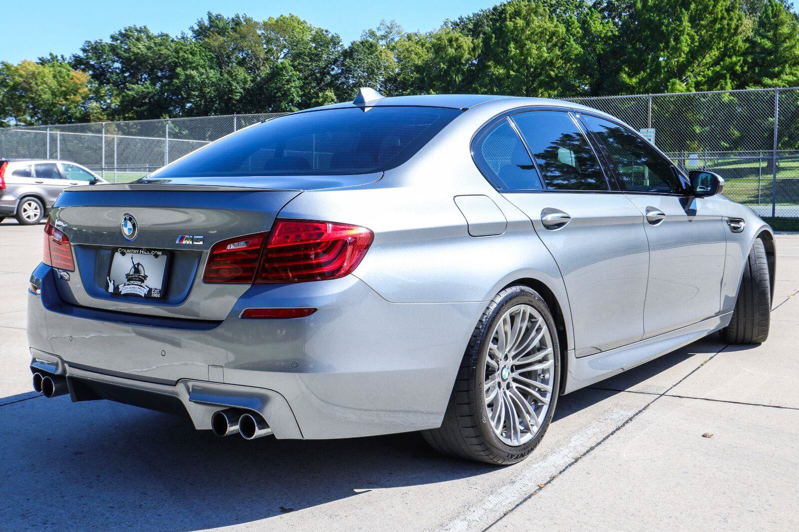 Used 2015 BMW M5 RWD image 16