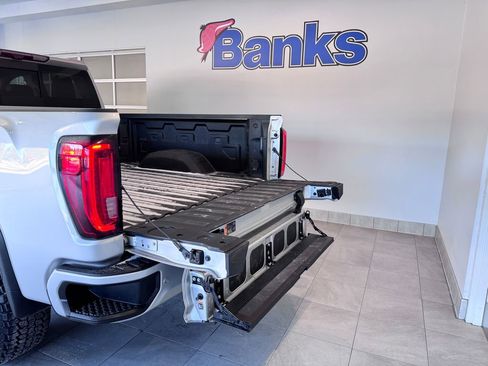 Used 2022 GMC Sierra 2500 Denali w/ Denali Ultimate Package image 9