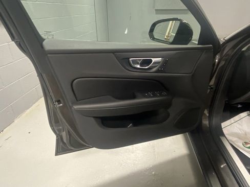 Certified 2025 Volvo S60 B5 Core image 7