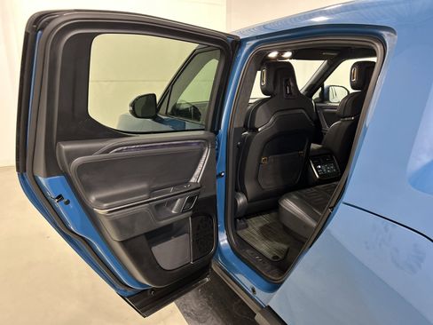 Used 2022 Rivian R1T Adventure image 17