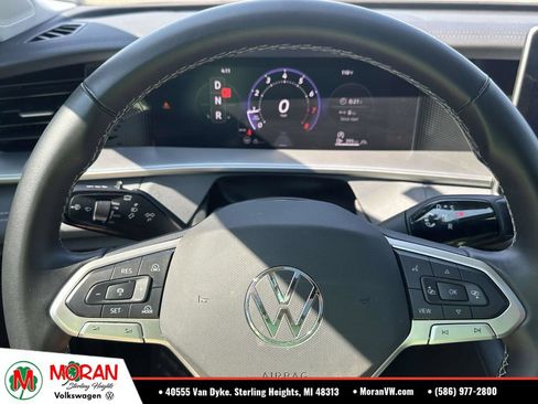 Used 2025 Volkswagen Tiguan SE w/ Panoramic Sunroof Package AWD/4WD image 22