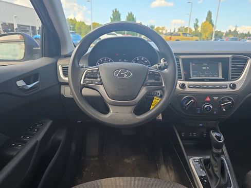 Used 2021 Hyundai Accent SE FWD image 7